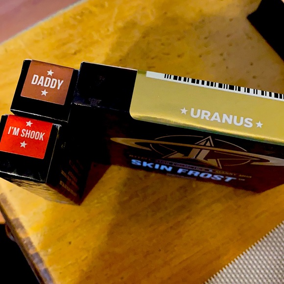 HOST PICK!!! LN — JSC X Manny MUA Collab — JEFFREE STAR COSMETICS - Picture 2 of 3